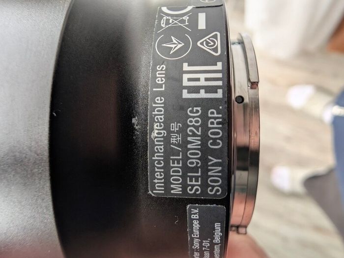 Lens sony 2.8 90 Macro G oss Needs repair