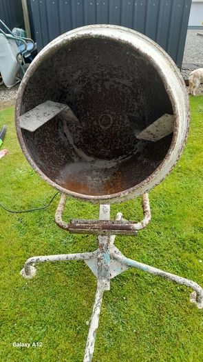 Cement Mixer...With Stand..240V