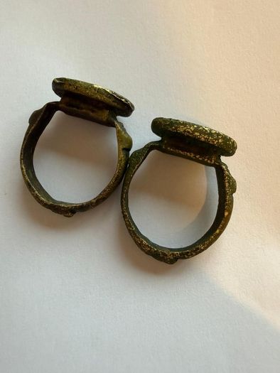 Rare Ancient Roman & Byzantine Bronze Collection - 2 Signet Rings & 2 Coins (4-Piece Lot)