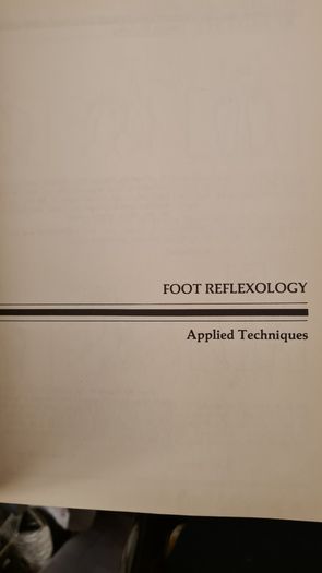 Hand And Food Reflexology. By Kevin And Barbra Kunz. The Unique Self-health Approach To Wellness. Large Volume Paperback In Good Condition.