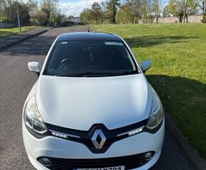 White Renault Clio