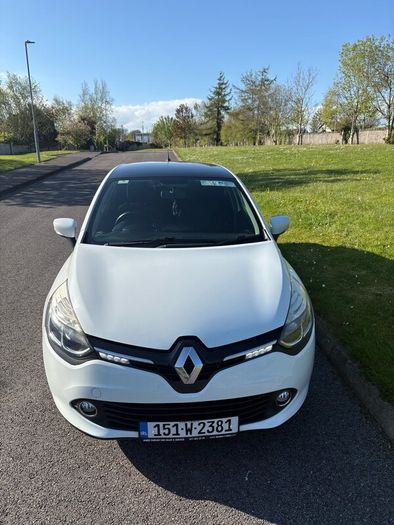 White Renault Clio