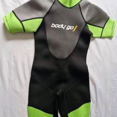 Kids wet suit