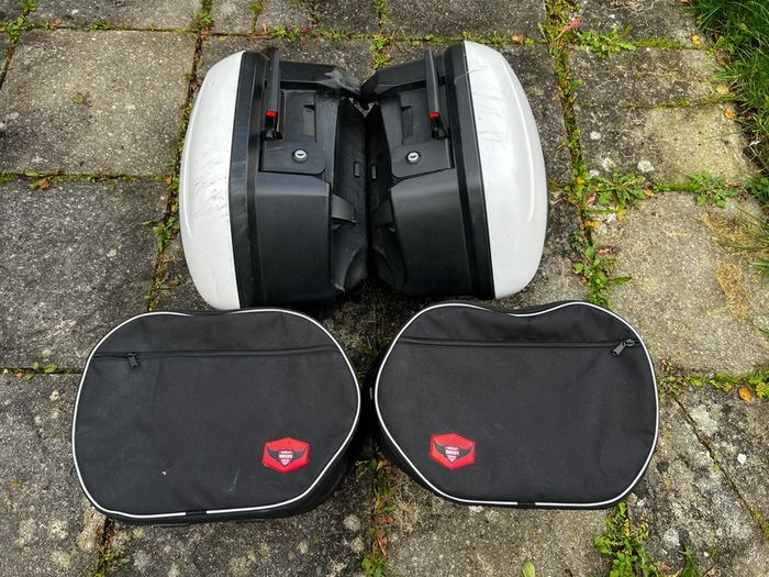 White Yamaha FJR Panniers Left + Right + Liners