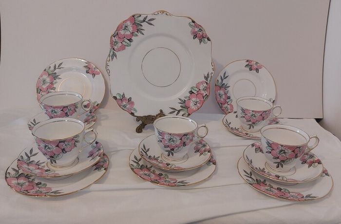Fabulous Vintage Rare Patterned Royal Stafford Bone China Hand-Painted and Hand-Gilded Trio in a Stunning Pink Hibiscus Pattern, Pattern number 8239, Mint/Cabinet Condition