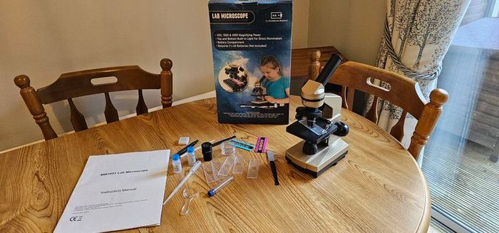 Microscope