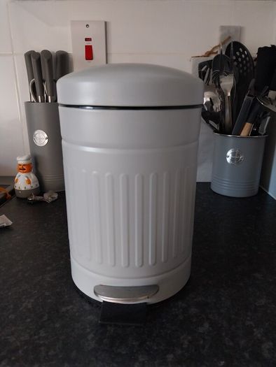 grey bathroom bin