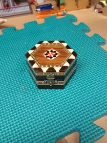 Trinket box inlaid