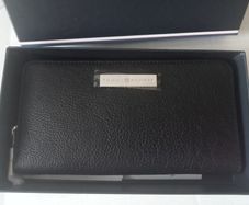 New Tommy Hilfiger Wallet