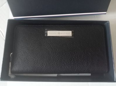 New Tommy Hilfiger Wallet