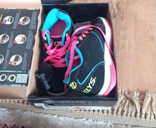 heelys