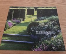 The Barn Garden: Making a Place,Tom Stuart-Smith, Sue Stuart-Smith garden design book