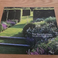 The Barn Garden: Making a Place,Tom Stuart-Smith, Sue Stuart-Smith garden design book