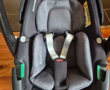 Maxi Cosi 360 Pebble and Family Fix 360 + adaptors for Uppababy buggy