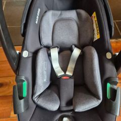 Maxi Cosi 360 Pebble and Family Fix 360 + adaptors for Uppababy buggy