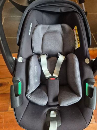 Maxi Cosi 360 Pebble and Family Fix 360 + adaptors for Uppababy buggy