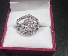Wedding and engagement ring set valued at 4800