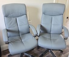 Office chairs - like new