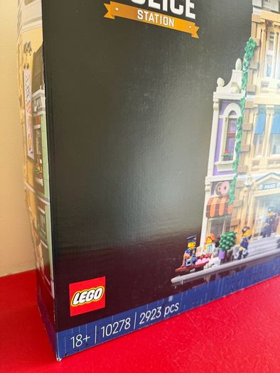 lego modular police Station 10278