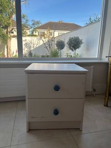 Chest of drawers