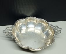 Vintage sterling silver trinket dish, fully hallmarked Birmingham 1933.