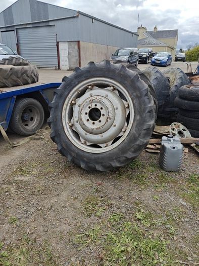 13.6r32 rims and tyres