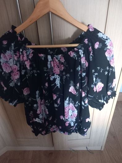 Ladies Quiz Black & Pink Floral Top