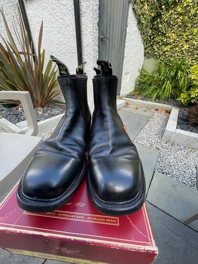R.M. Williams yearling boots size 8