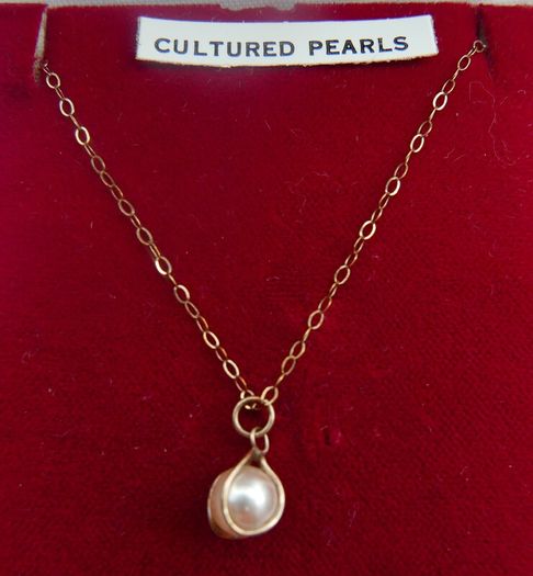 Vintage 9Ct Gold  Necklace With Real Pearl Pendant length 19,8" - 0,75g