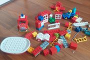Lego Duplo fire station and assorted building blocks