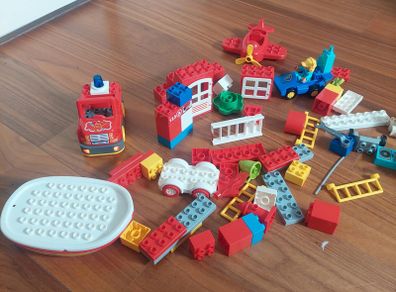 Lego Duplo fire station and assorted building blocks