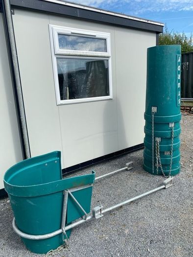 Sturdy Heavy Duty Construction Rubbish Chute Complete with Hopper & Bracket