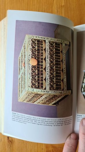 Tutankhamen. Penguin Book. VINTAGE FIRST EDITION 1965. Paperback In Good Condition.