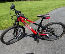 Giant XTC 24 Mountain Bike in Great Condition