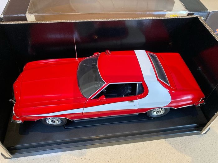 Ford Gran Torino Scale 1/18 Starsky & Hutch 2