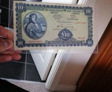1975 Ireland Ten Pounds Banknote