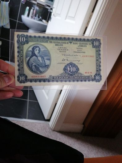 1975 Ireland Ten Pounds Banknote