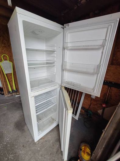 Free - Standing Fridge Freezer