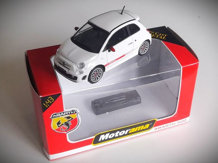 Diecast Model Abarth 500 2008 White - Collectable Motorama 1:43