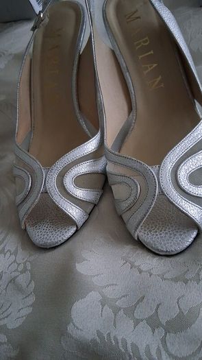 Sandal silver