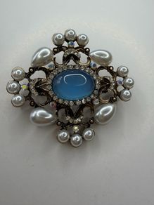brooche