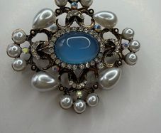 brooche