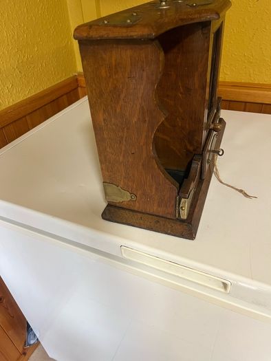 Edwardian oak/ brass  tantalus Original key . Spirits/ smokers caddy