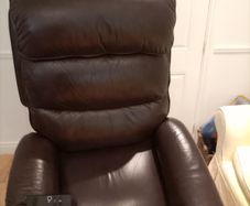 Lazyboy Electric chair with lift assist