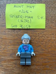 Lego minifigure Aunt May - 2016