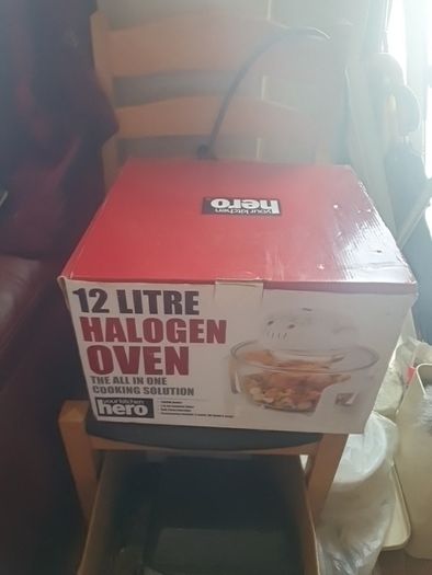 oven 12 litre halogen oven not used still  in box