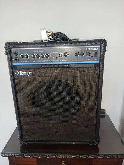Bass guitar amplifier Vantage VB30