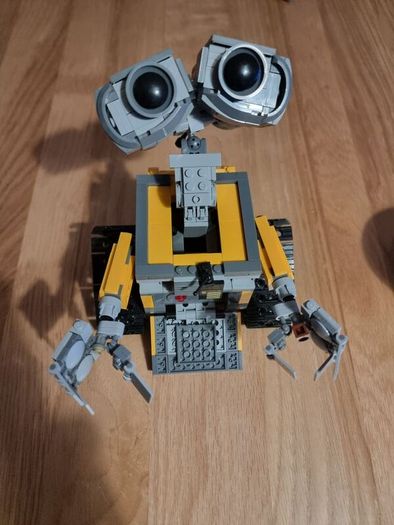 WAll-E robot