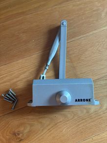 ARRONE door closer
