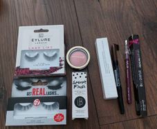 Makeup bundle